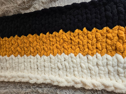 The Nimbus Throw | Hand Knit Cozy Blanket